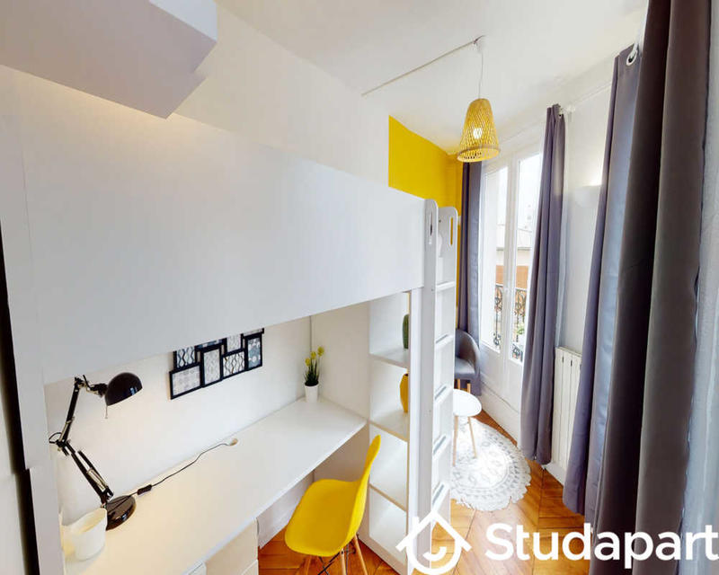 Chambre - 130 m² - 1 pièce