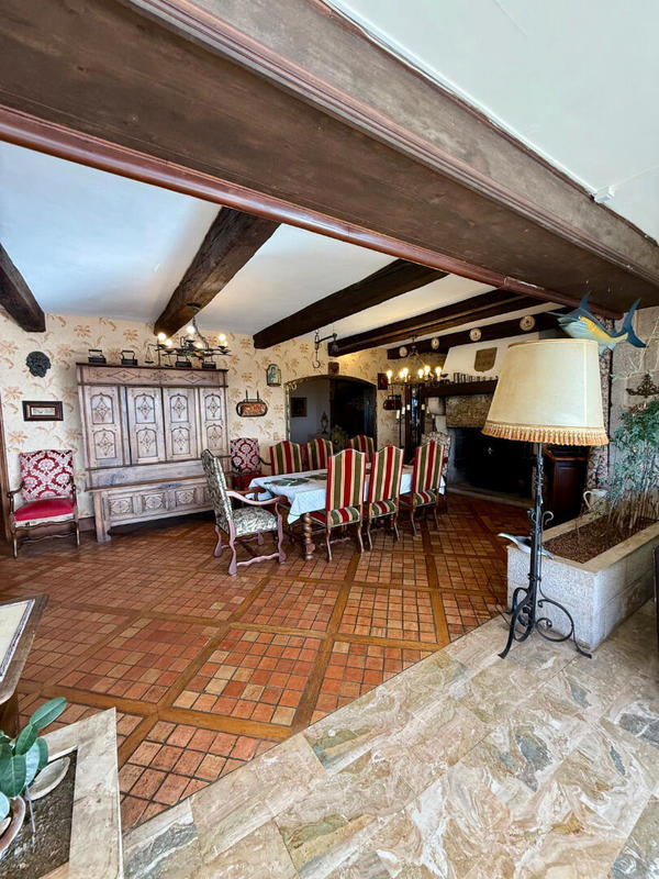 Appartement - 205 m² - 5 pièces