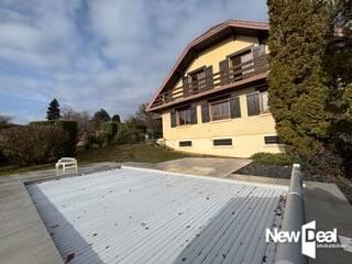 Maison - 230 m² - 7 pièces