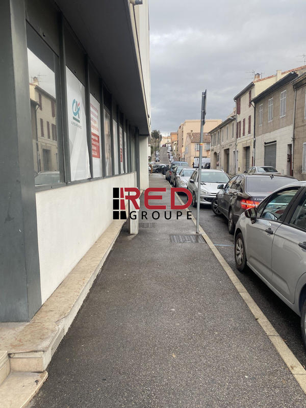 Local commercial - 323 m²