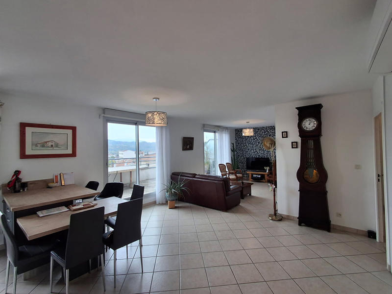 Appartement - 93 m² - 4 pièces