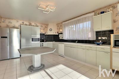 Maison - 185 m² - 6 pièces