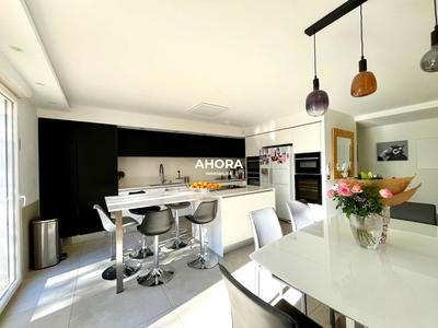 Appartement - 140 m² - 6 pièces