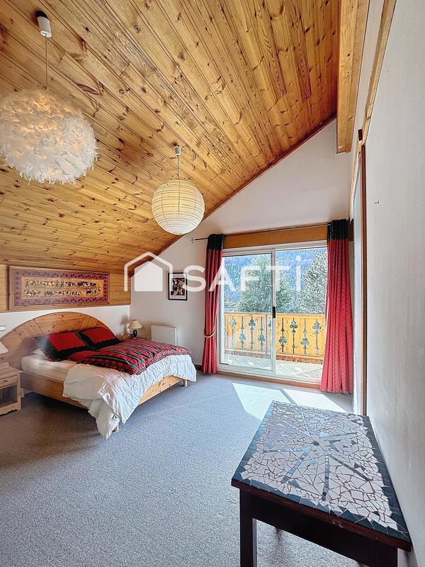 Maison - 251 m² - 10 pièces