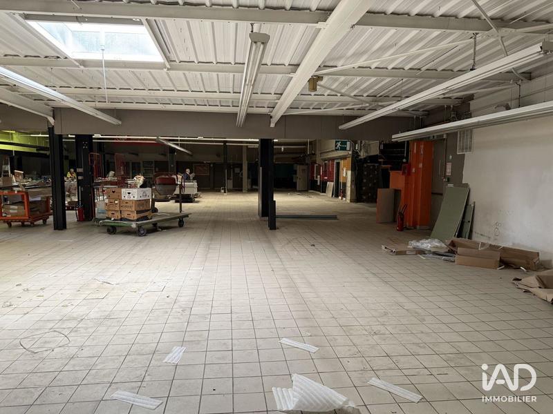 Local commercial - 876 m²