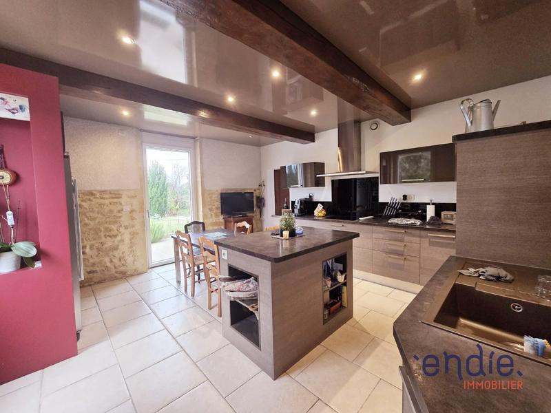 Maison - 210 m² - 7 pièces