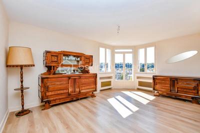 Appartement - 98 m² - 5 pièces