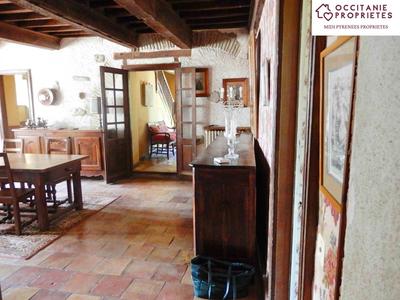 Demeure - 303 m² - 10 pièces