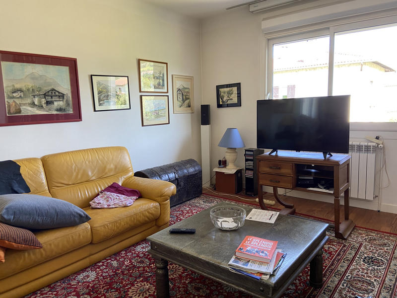 Maison - 216 m² - 9 pièces