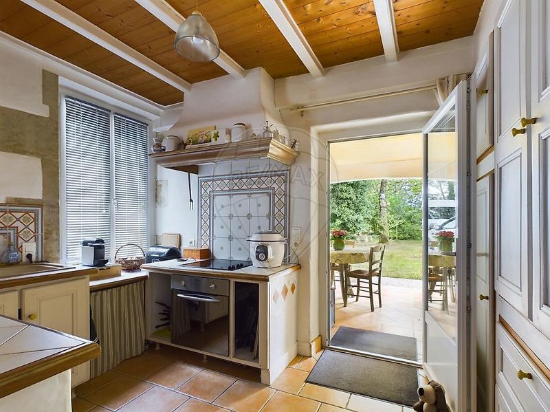 Maison - 180 m² - 12 pièces