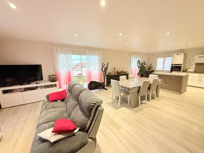 Maison - 140 m² - 5 pièces