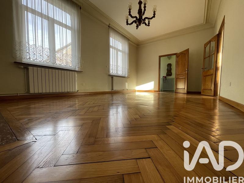 Maison - 218 m² - 11 pièces