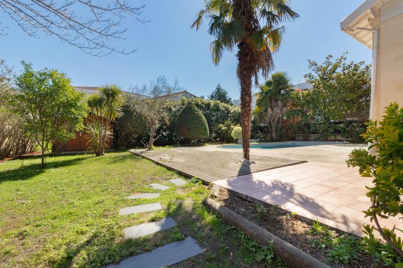 Maison ancienne - 232 m² - 6 pièces