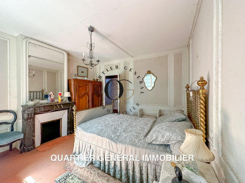 Maison - 300 m² - 6 pièces