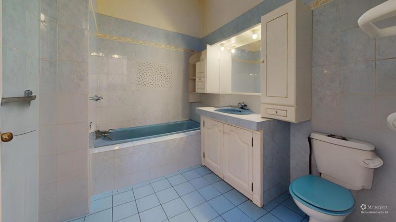 Maison - 260 m² - 8 pièces