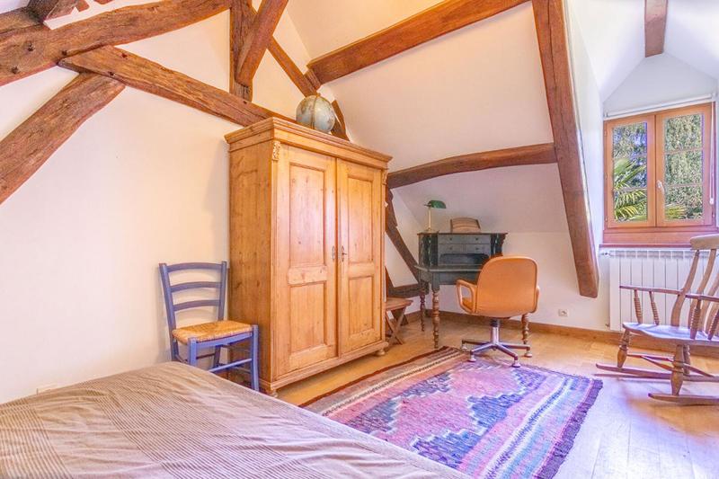 Propriété - 270 m² - 12 pièces