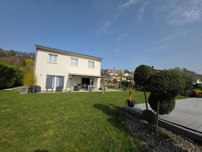 Maison - 185 m² - 6 pièces