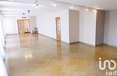 Maison - 230 m² - 8 pièces