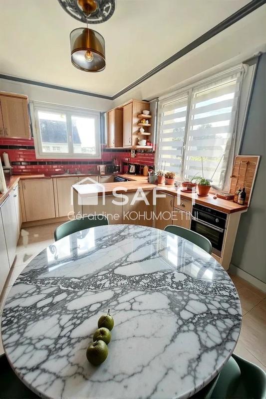 Maison - 127 m² - 8 pièces