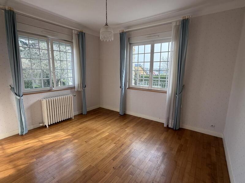 Pavillon - 136 m² - 5 pièces