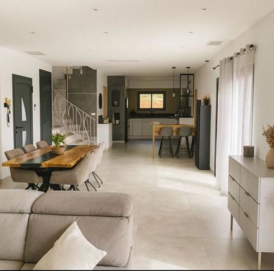 Villa - 168 m² - 8 pièces