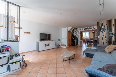 Maison - 175 m² - 8 pièces