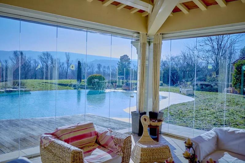 Propriété - 421 m² - 10 pièces