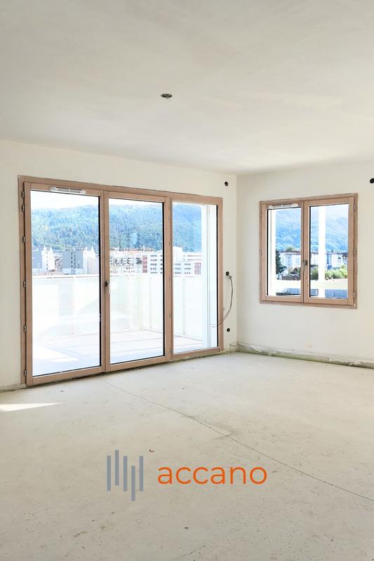 Appartement - 112 m² - 5 pièces