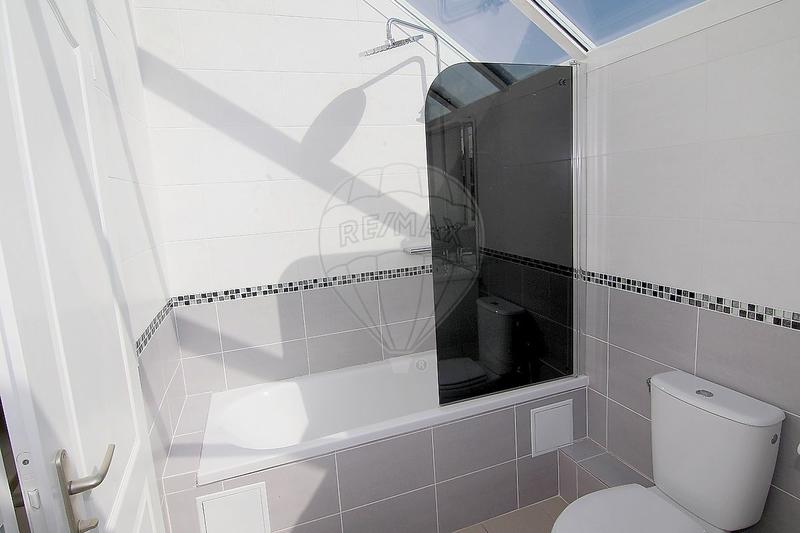 Maison - 169 m² - 8 pièces