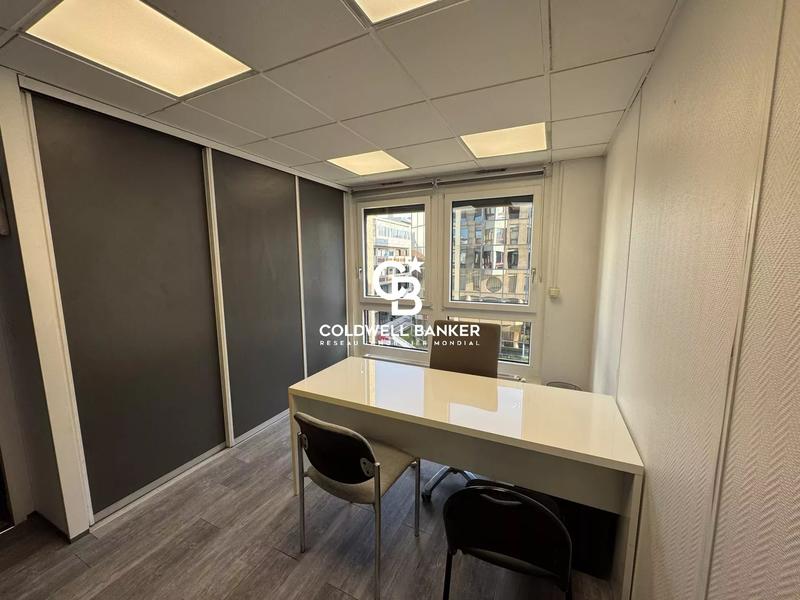 Bureau - 103 m² - 6 pièces