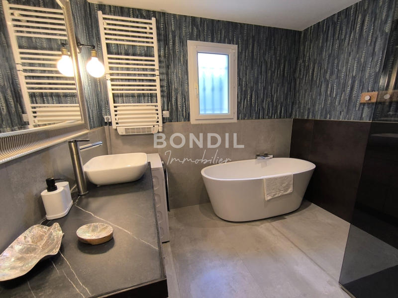 Maison - 140 m² - 6 pièces