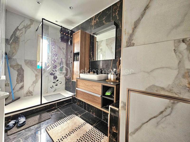 Appartement - 84 m² - 3 pièces