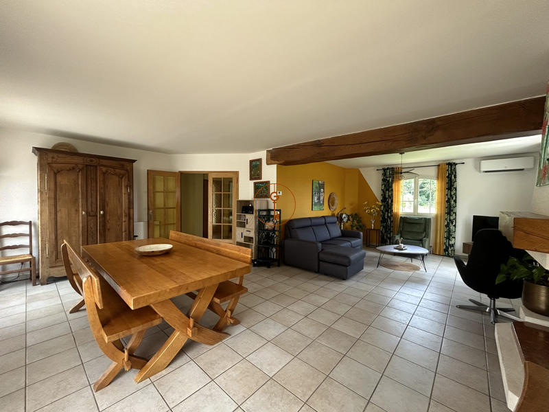 Maison traditionnelle - 152 m² - 7 pièces