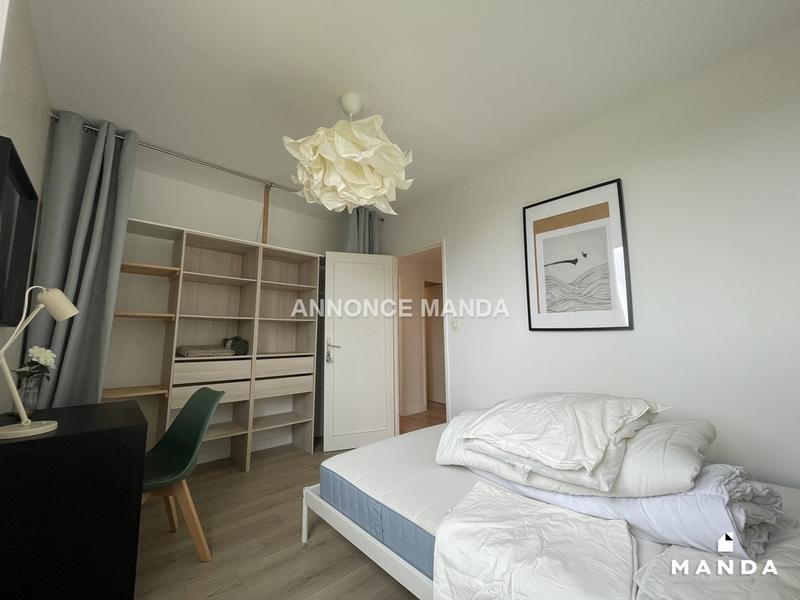 Chambre - 10 m² - 4 pièces