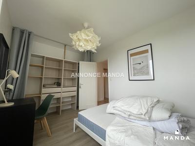 Chambre - 10 m² - 4 pièces
