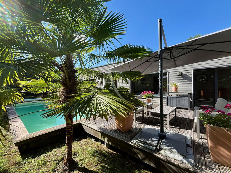 Maison - 182 m² - 6 pièces