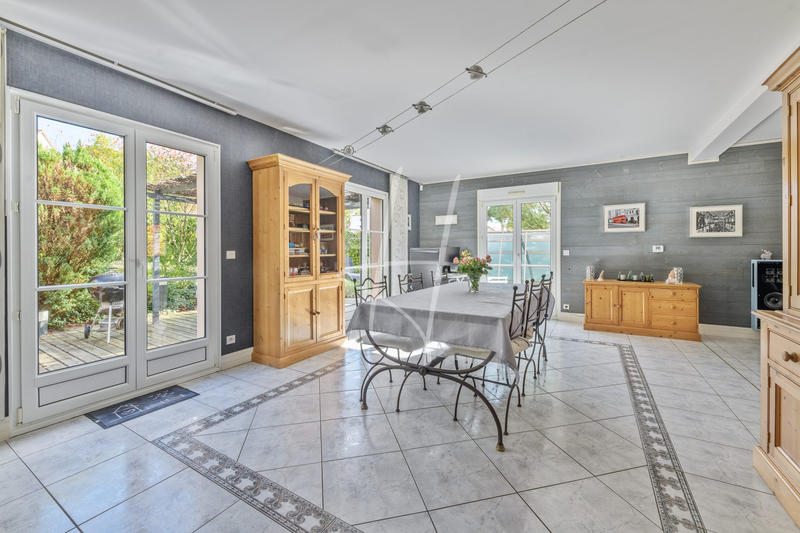 Maison - 165 m² - 6 pièces