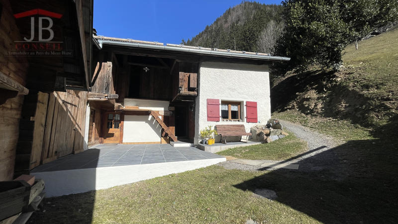 Maison - 319 m² - 5 pièces