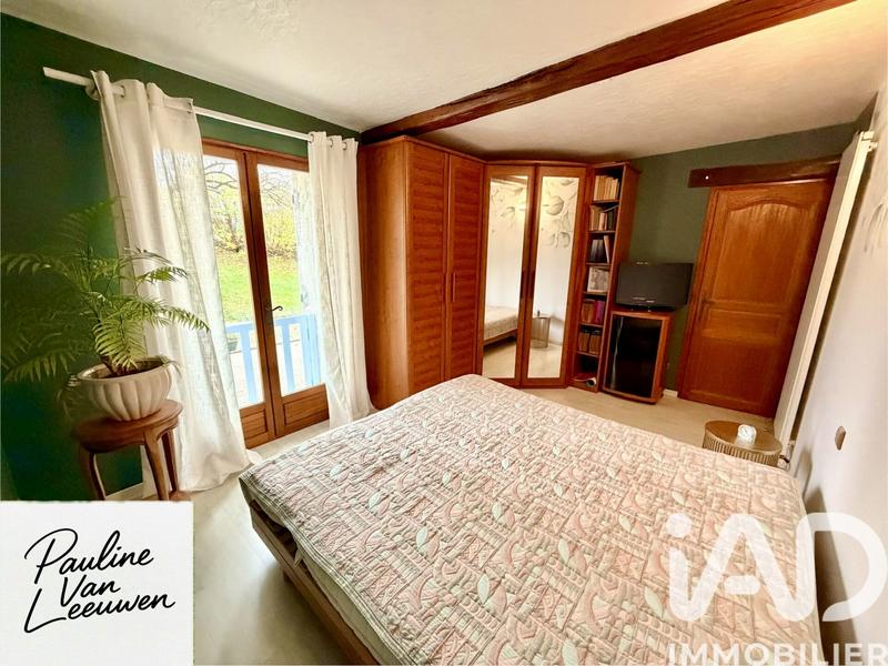 Maison - 235 m² - 8 pièces