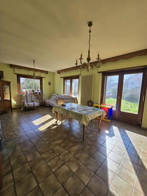 Maison - 185 m² - 8 pièces