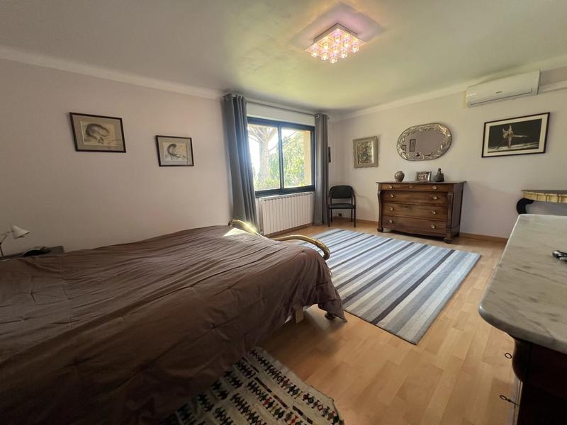 Villa - 200 m² - 5 pièces