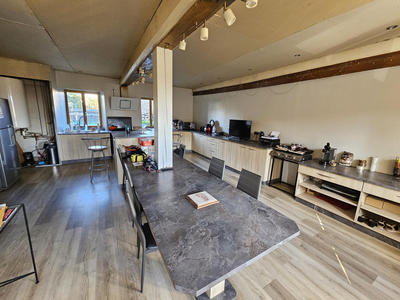 Maison - 286 m² - 11 pièces