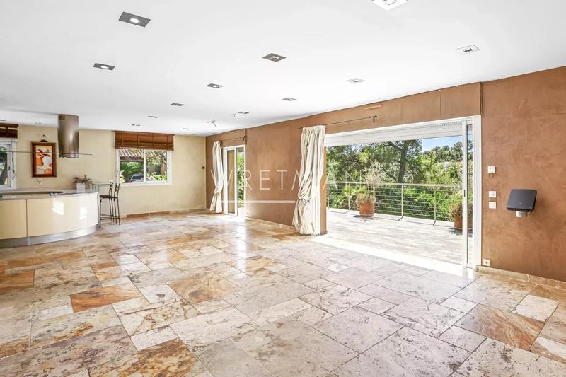 Villa - 430 m² - 9 pièces