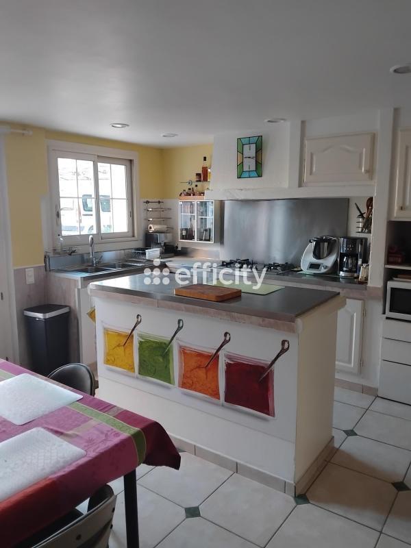 Maison - 230 m² - 9 pièces