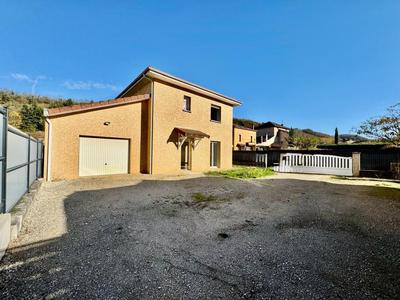 Maison - 96 m² - 4 pièces