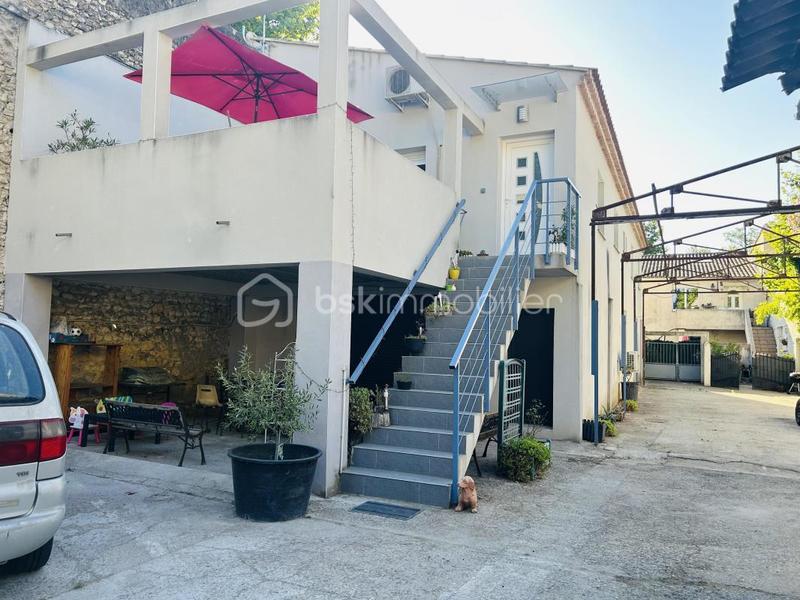 Maison - 367 m² - 13 pièces