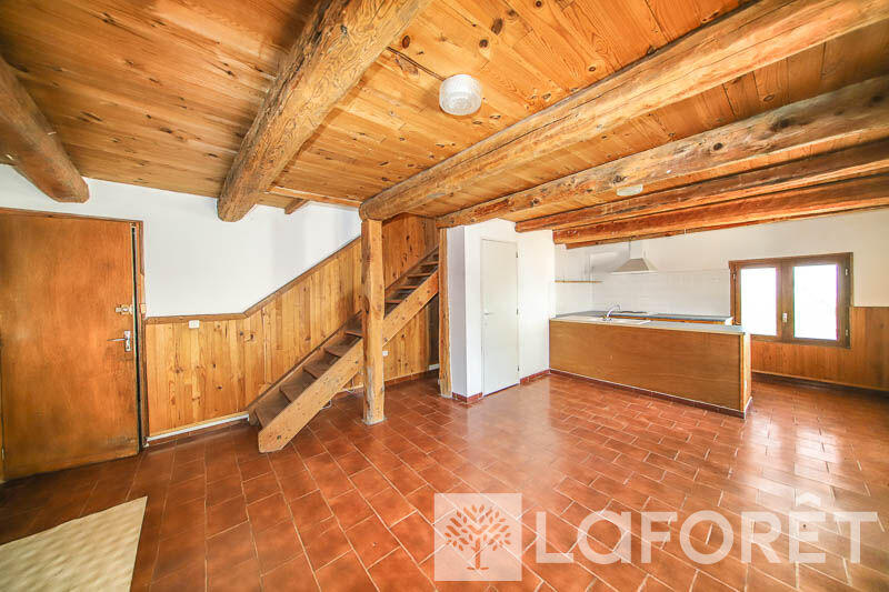 Maison - 260 m² - 17 pièces