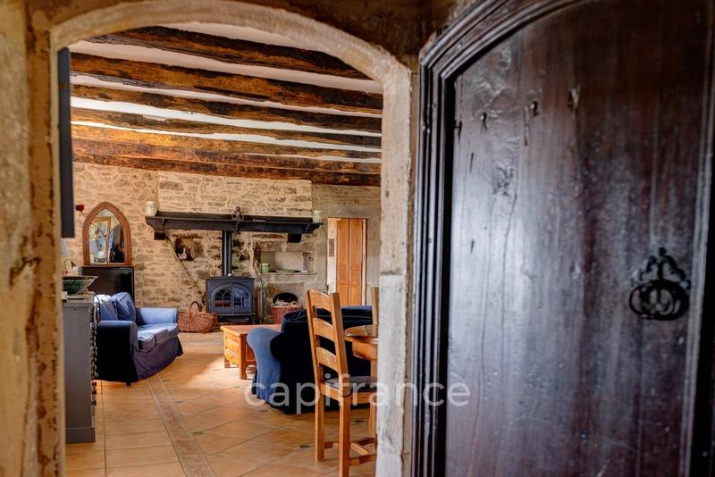 Propriété - 630 m² - 18 pièces