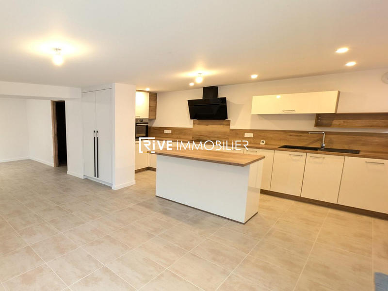 Maison - 241 m² - 7 pièces