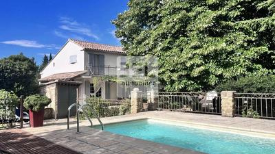 Propriété - 244 m² - 8 pièces